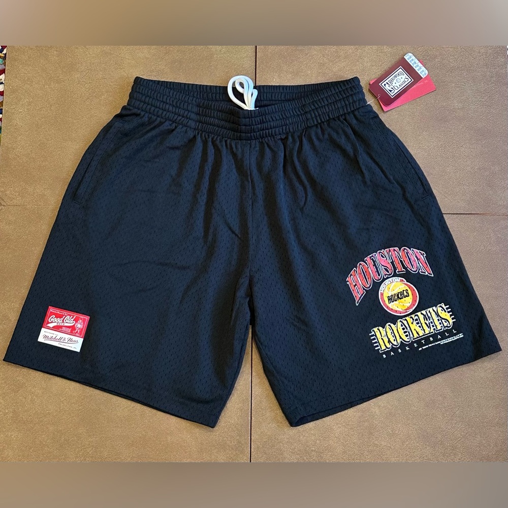 NWT - Mitchell & Ness Men’s Black Houston Rockets Vintage Shorts, Size - L